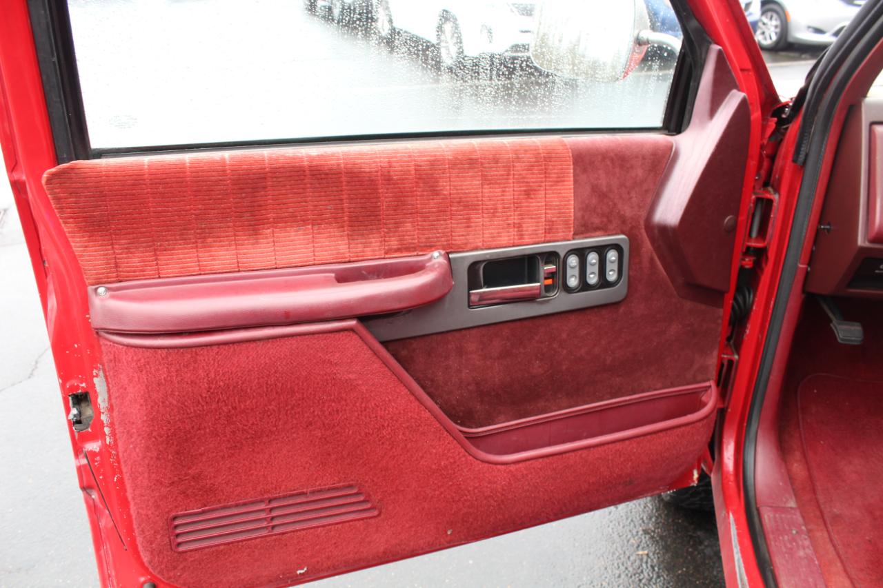 Chevrolet 1500 Reg Cab 117.5" 4WD 1990