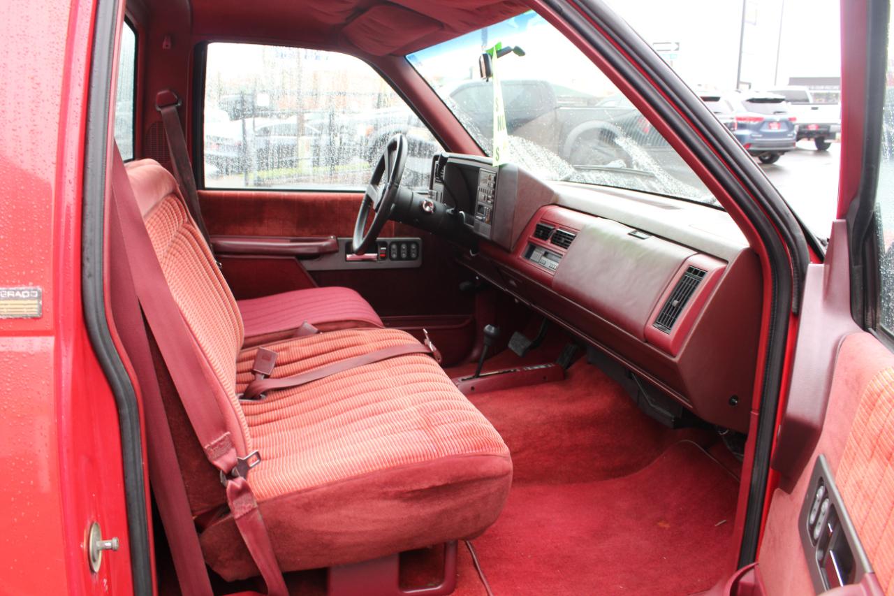 Chevrolet 1500 Reg Cab 117.5" 4WD 1990