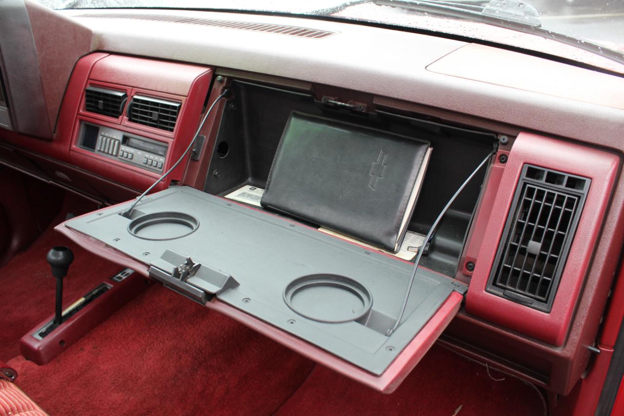 Chevrolet 1500 Reg Cab 117.5" 4WD 1990