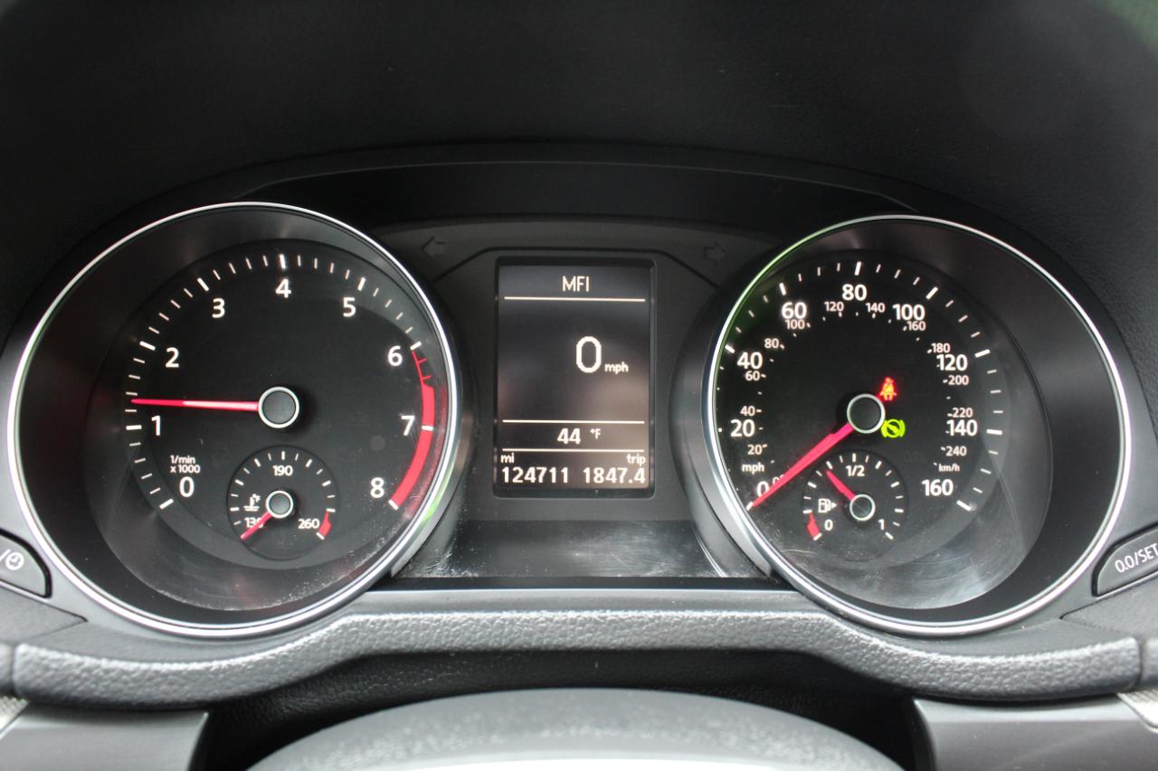 Volkswagen Passat R-Line w/Comfort Pkg Auto 2017