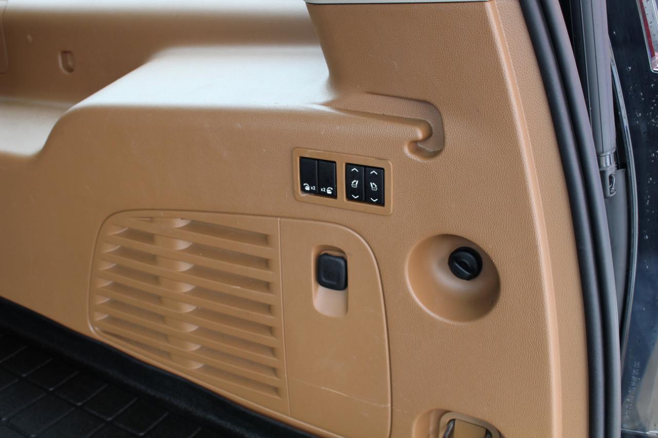 Cadillac Escalade ESV 4WD 4dr Platinum 2016