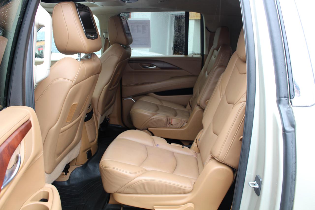 Cadillac Escalade ESV 4WD 4dr Platinum 2016