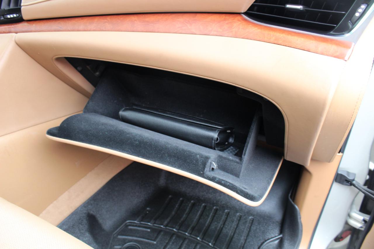 Cadillac Escalade ESV 4WD 4dr Platinum 2016