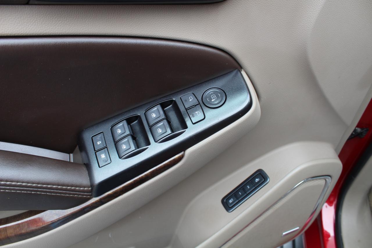 Chevrolet Tahoe 4WD 4dr LT 2015