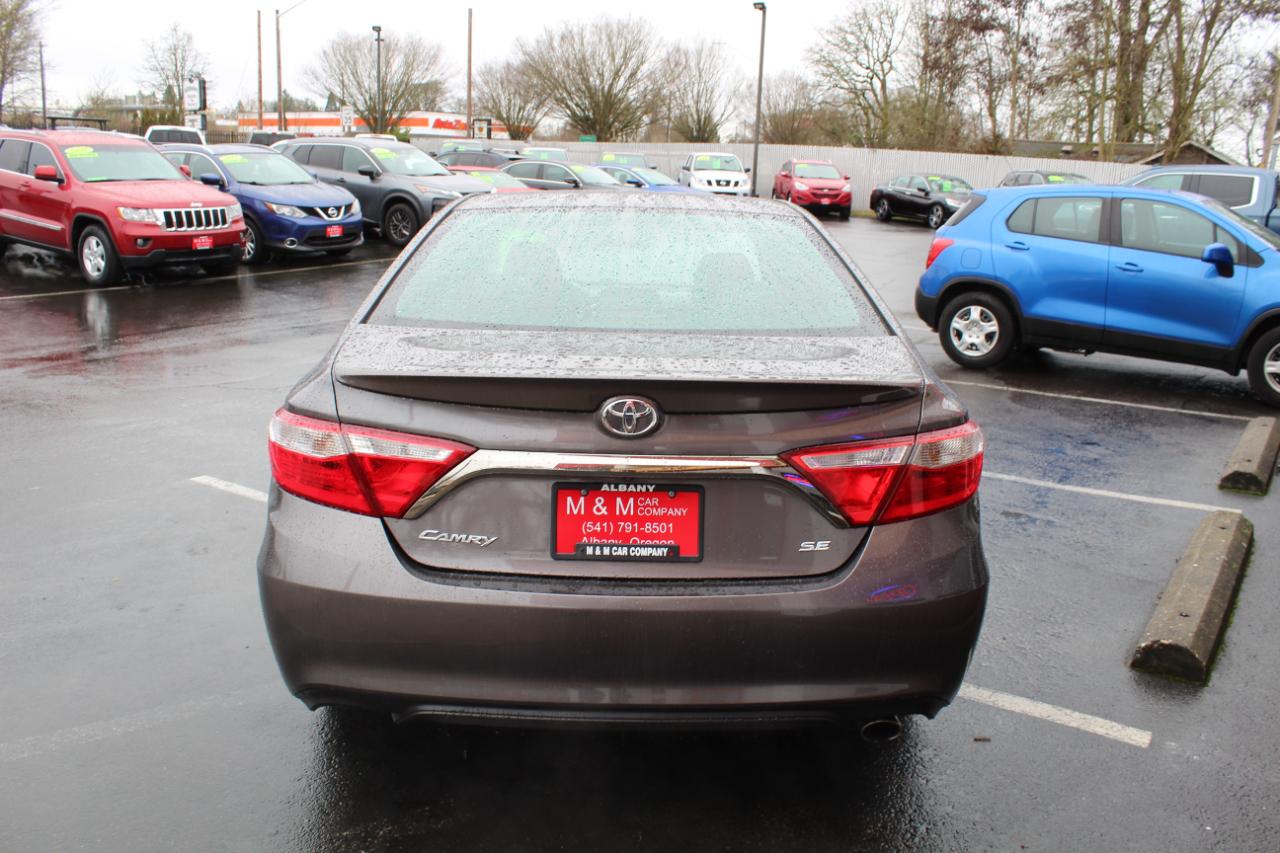 Toyota Camry 4dr Sdn I4 Auto XLE (Natl) 2015
