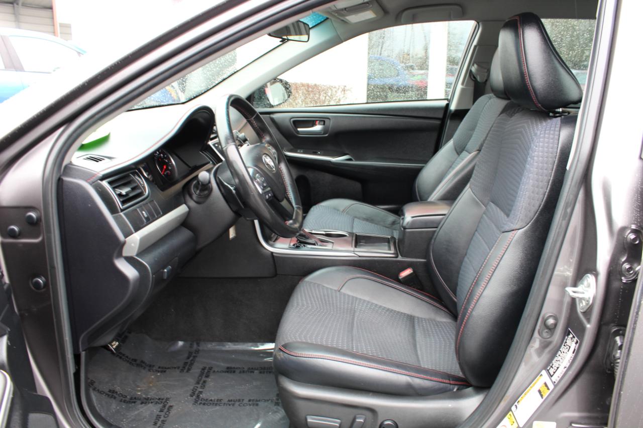 Toyota Camry 4dr Sdn I4 Auto XLE (Natl) 2015