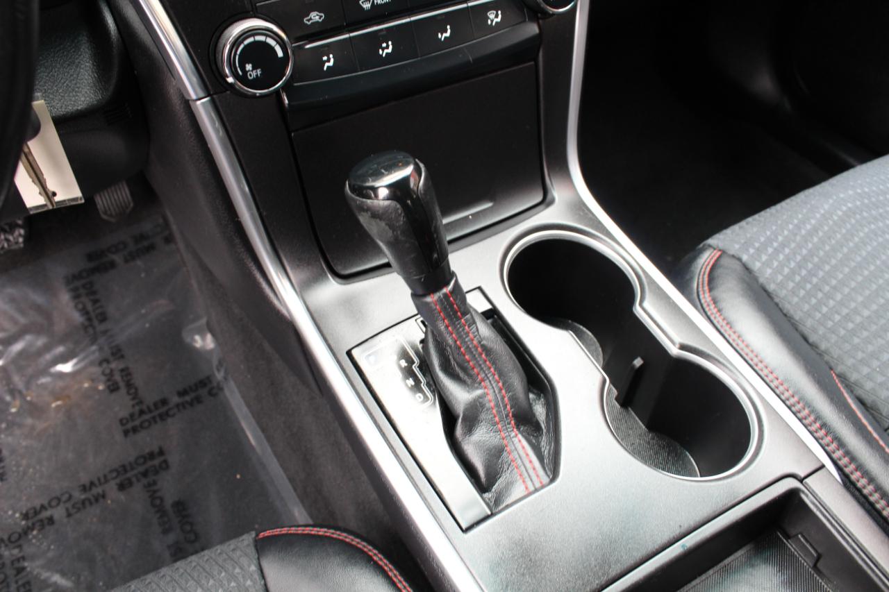 Toyota Camry 4dr Sdn I4 Auto XLE (Natl) 2015