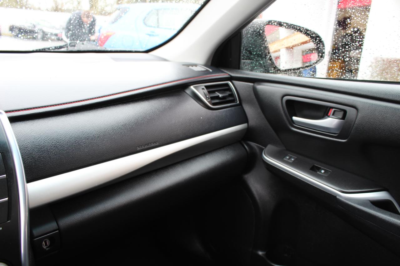 Toyota Camry 4dr Sdn I4 Auto XLE (Natl) 2015