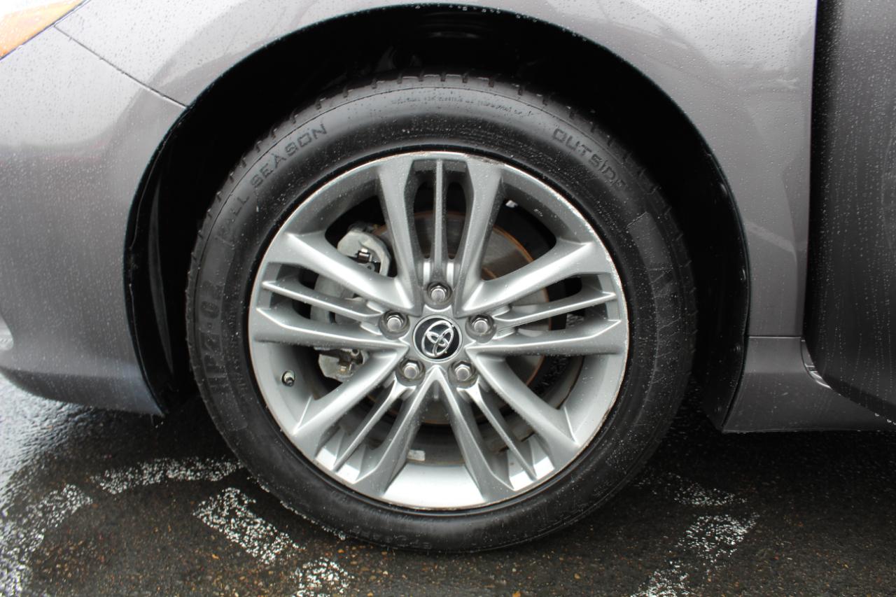 Toyota Camry 4dr Sdn I4 Auto XLE (Natl) 2015