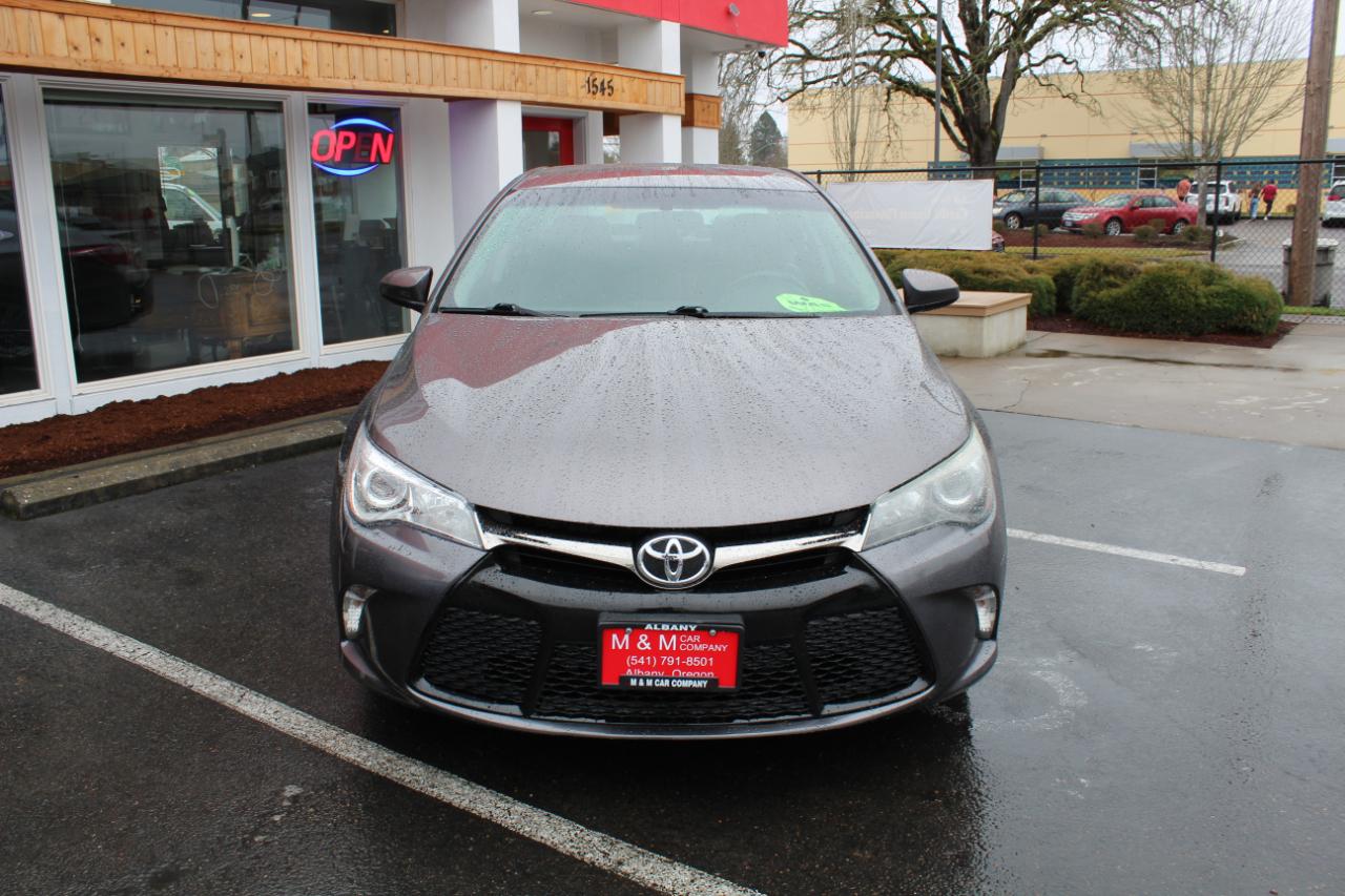 Toyota Camry 4dr Sdn I4 Auto LE (Natl) 2015
