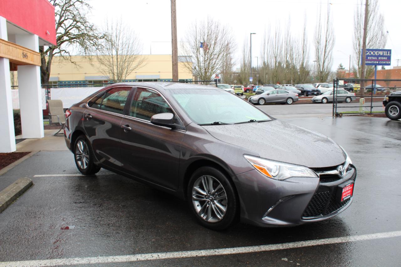 Toyota Camry 4dr Sdn I4 Auto LE (Natl) 2015