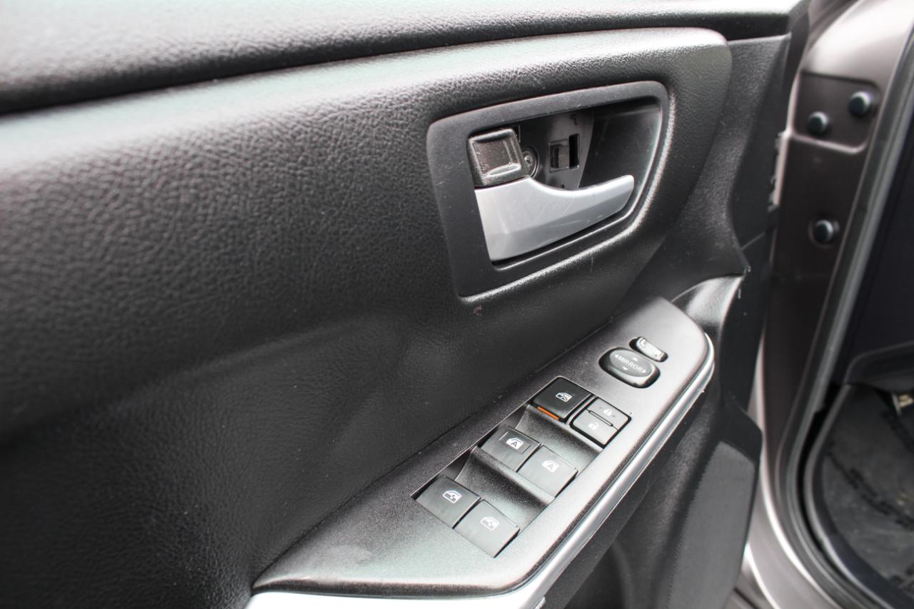 Toyota Camry 4dr Sdn I4 Auto LE (Natl) 2015