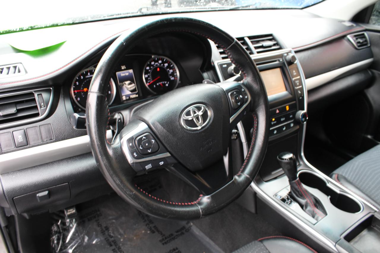 Toyota Camry 4dr Sdn I4 Auto LE (Natl) 2015
