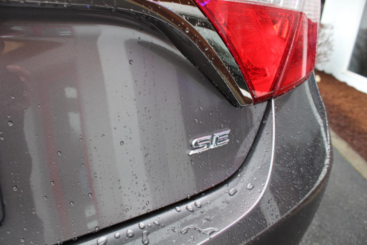 Toyota Camry 4dr Sdn I4 Auto LE (Natl) 2015