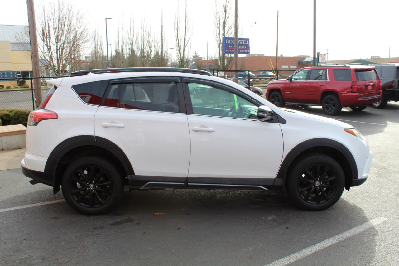 Toyota RAV4 Adventure AWD (Natl) 2018