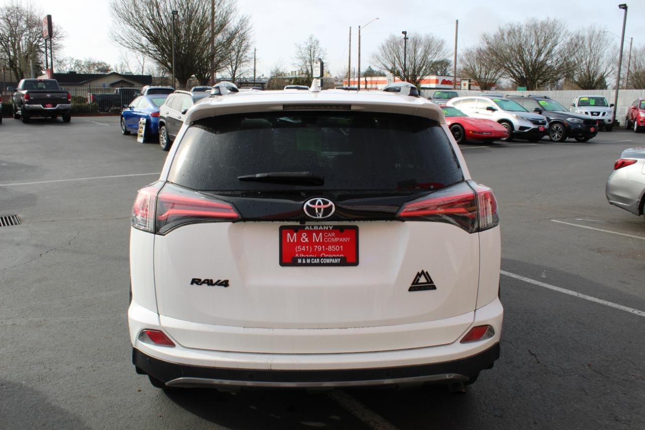 Toyota RAV4 Adventure AWD (Natl) 2018