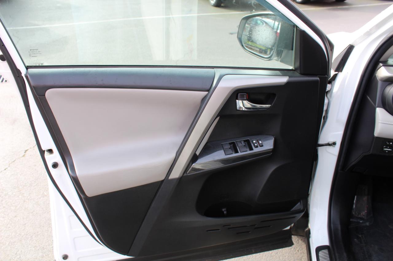 Toyota RAV4 Adventure AWD (Natl) 2018