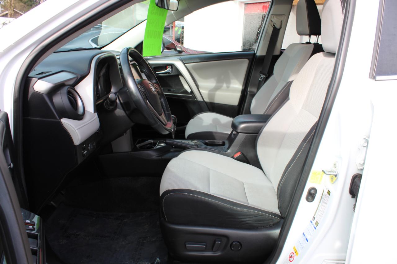 Toyota RAV4 Adventure AWD (Natl) 2018