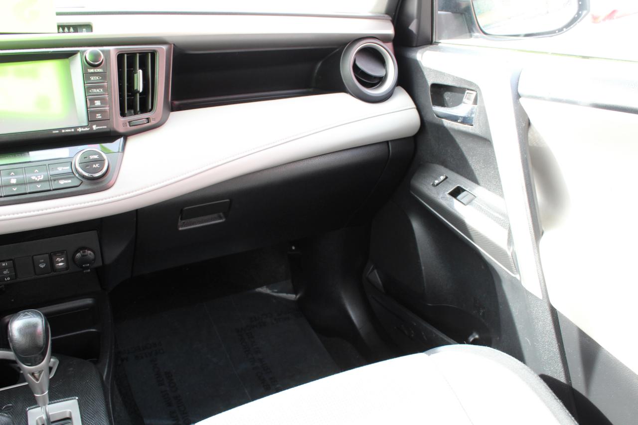 Toyota RAV4 Adventure AWD (Natl) 2018