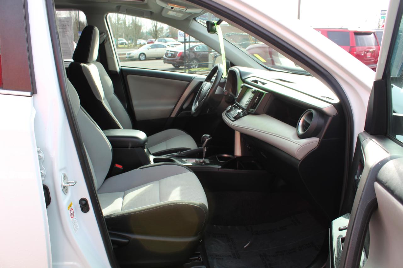 Toyota RAV4 Adventure AWD (Natl) 2018