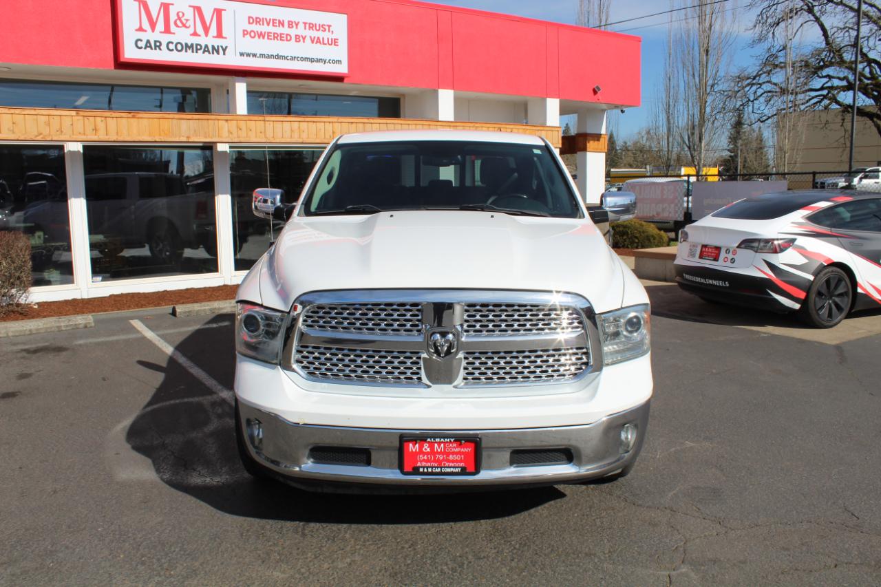 RAM 1500 4WD Crew Cab 140.5" Laramie 2015