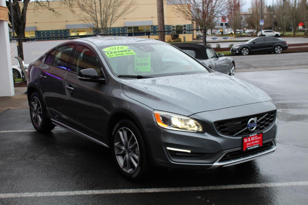 Volvo S60 Cross Country 4dr Sdn T5 Platinum 2016
