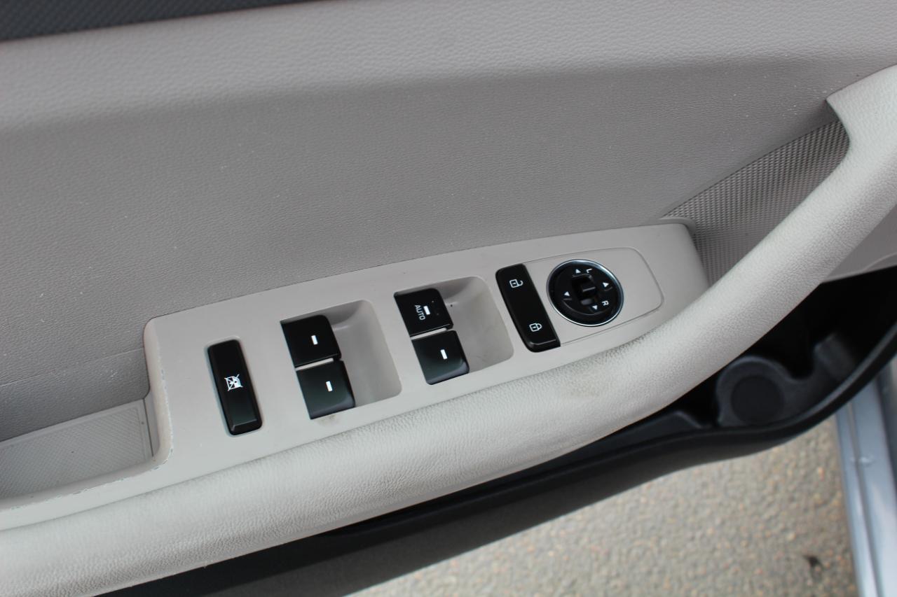 Hyundai Sonata 4dr Sdn 2.4L SE PZEV 2016