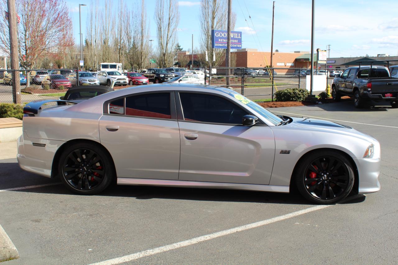 Dodge Charger 4dr Sdn SRT8 RWD 2013