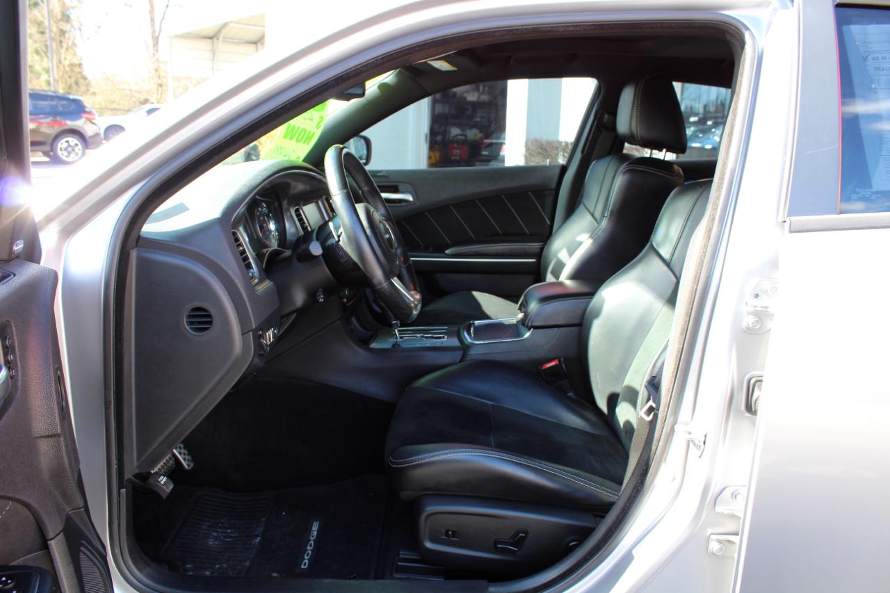 Dodge Charger 4dr Sdn SRT8 RWD 2013