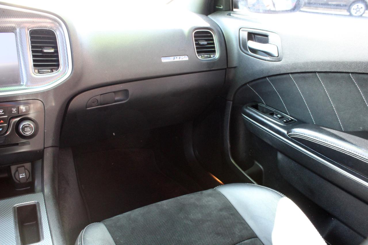 Dodge Charger 4dr Sdn SRT8 RWD 2013