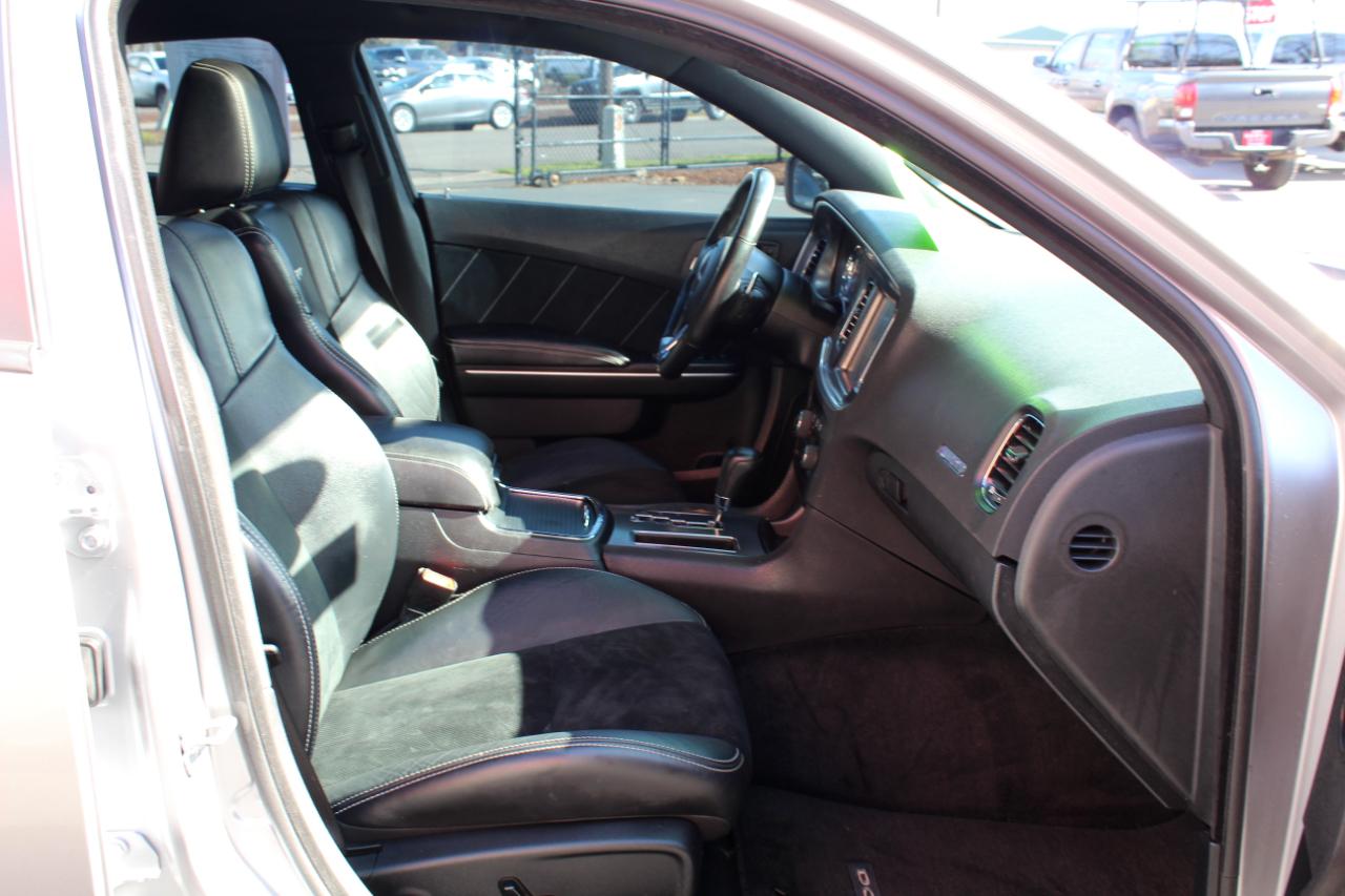 Dodge Charger 4dr Sdn SRT8 RWD 2013