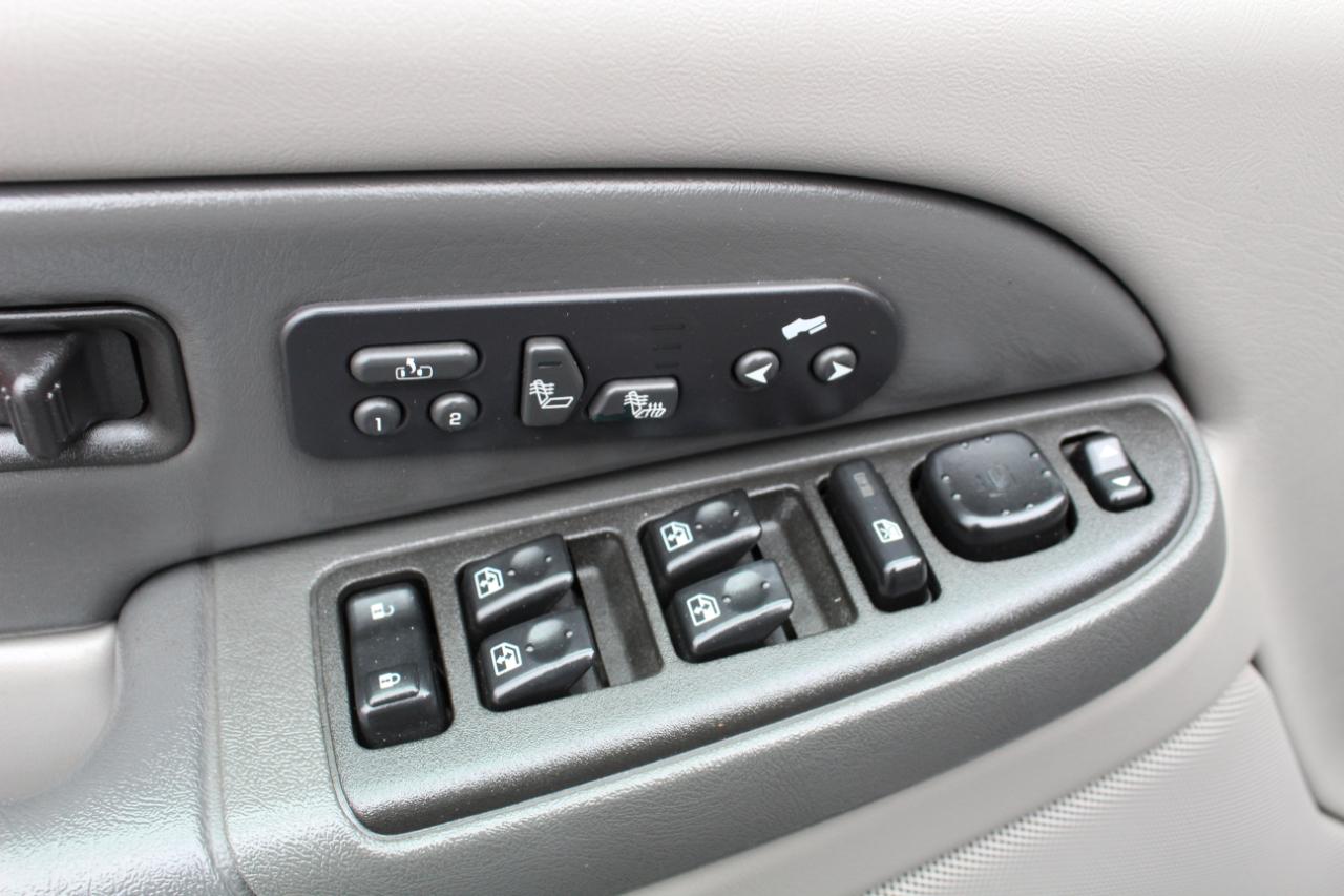 GMC Yukon 4dr 1500 4WD SLT 2003