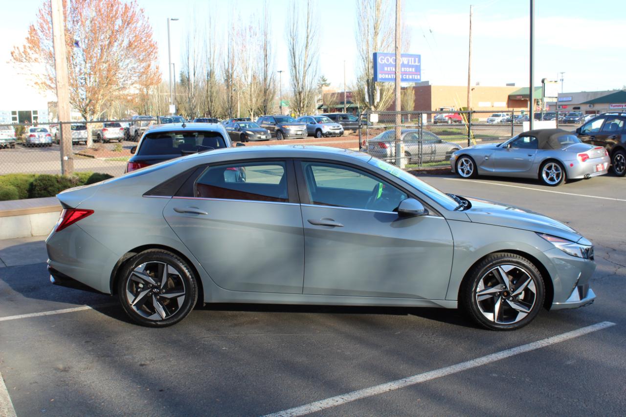 Hyundai Elantra Limited IVT 2022