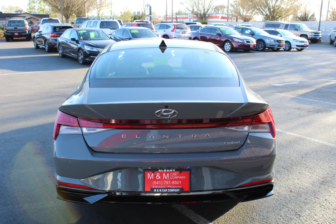 Hyundai Elantra Limited IVT 2022