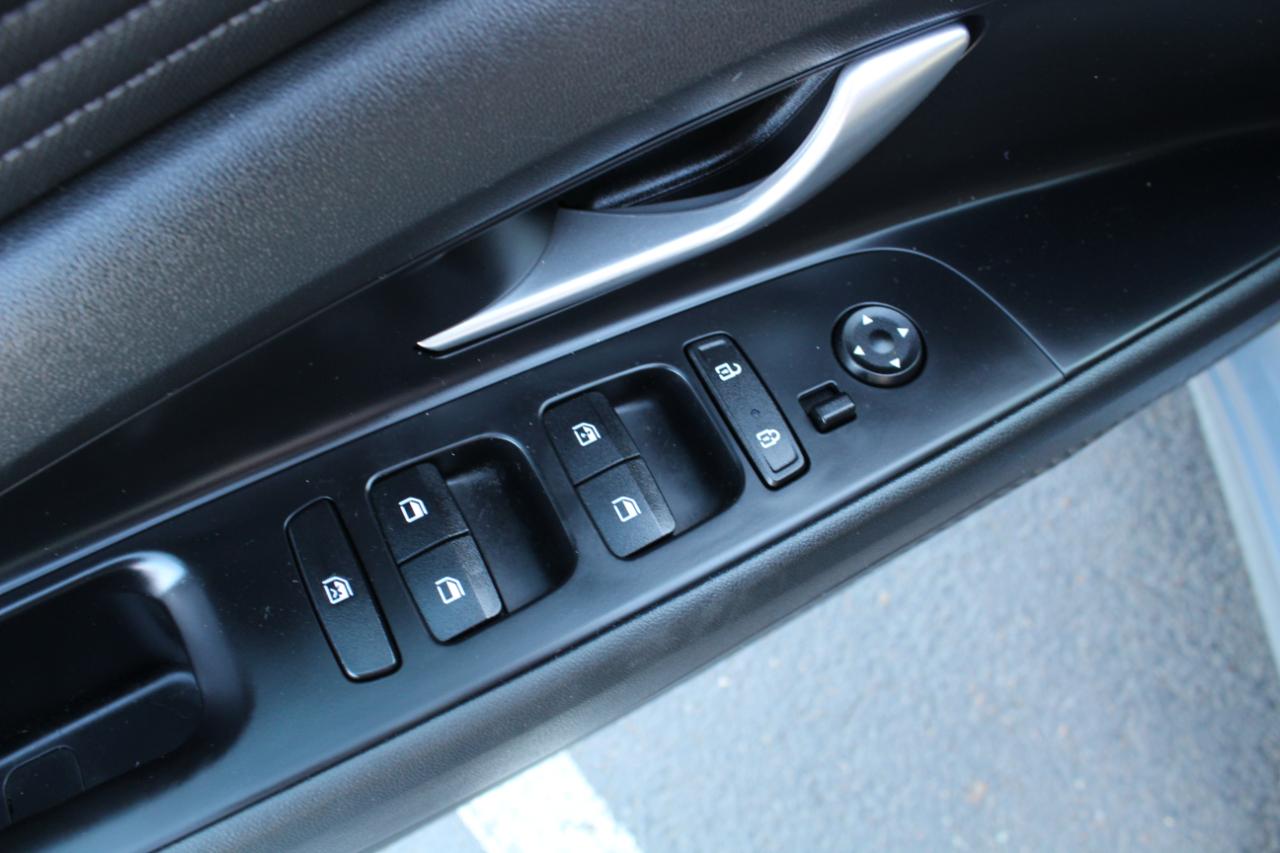 Hyundai Elantra Limited IVT 2022