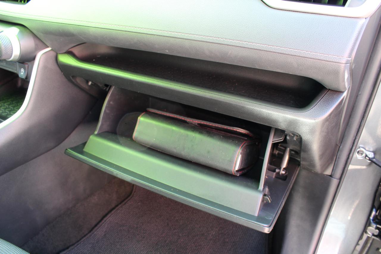 Toyota RAV4 LE AWD (Natl) 2021