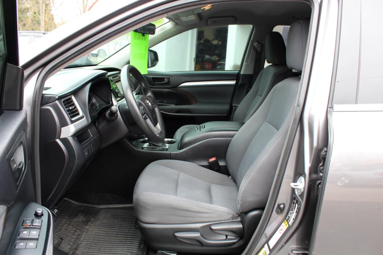 Toyota Highlander AWD 4dr V6 LE (Natl) 2015