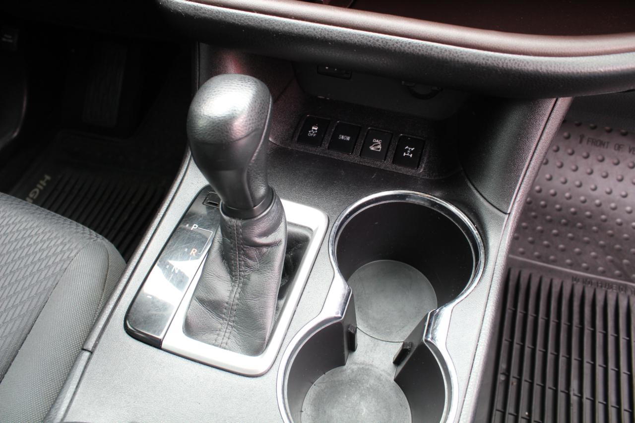 Toyota Highlander AWD 4dr V6 LE (Natl) 2015