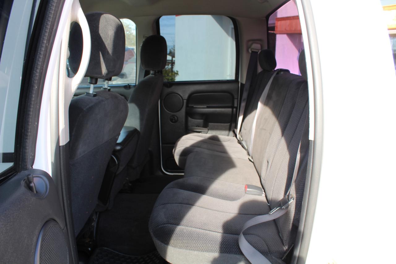 Dodge Ram 1500 4dr Quad Cab 140.5" WB 4WD SLT 2004