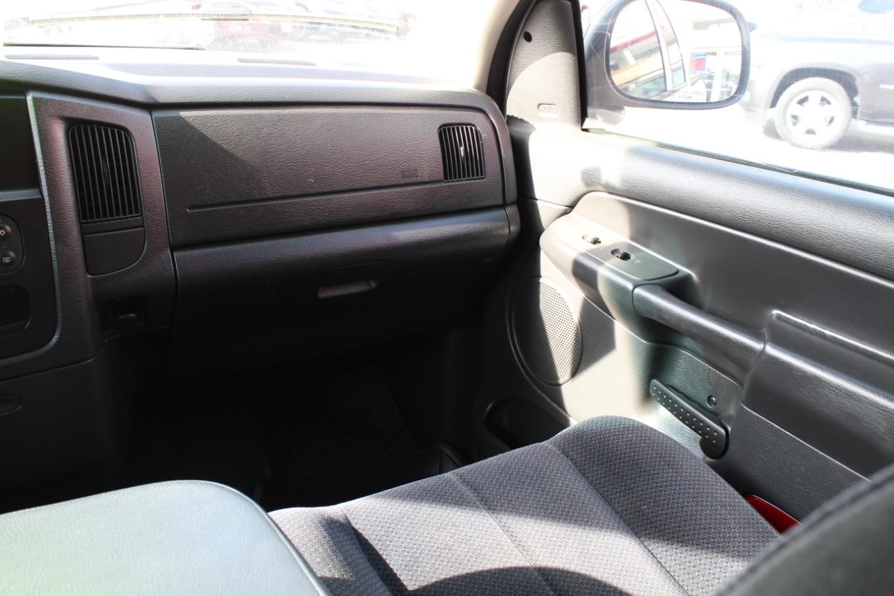 Dodge Ram 1500 4dr Quad Cab 140.5" WB 4WD SLT 2004