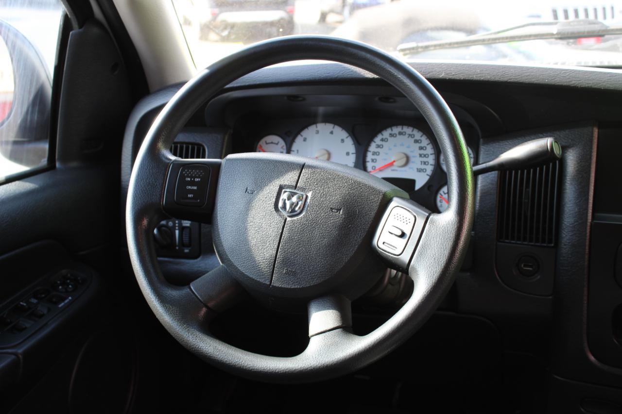 Dodge Ram 1500 4dr Quad Cab 140.5" WB 4WD SLT 2004