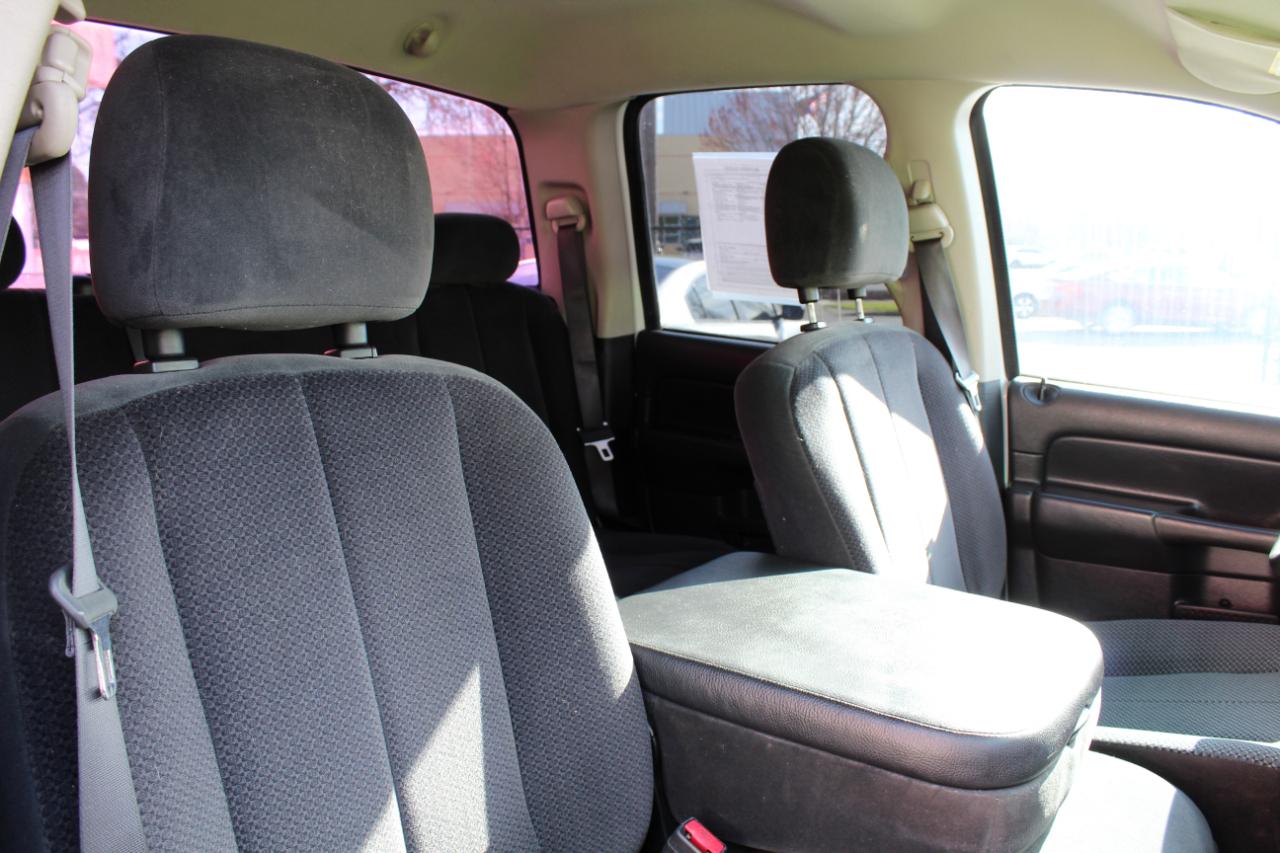 Dodge Ram 1500 4dr Quad Cab 140.5" WB 4WD SLT 2004