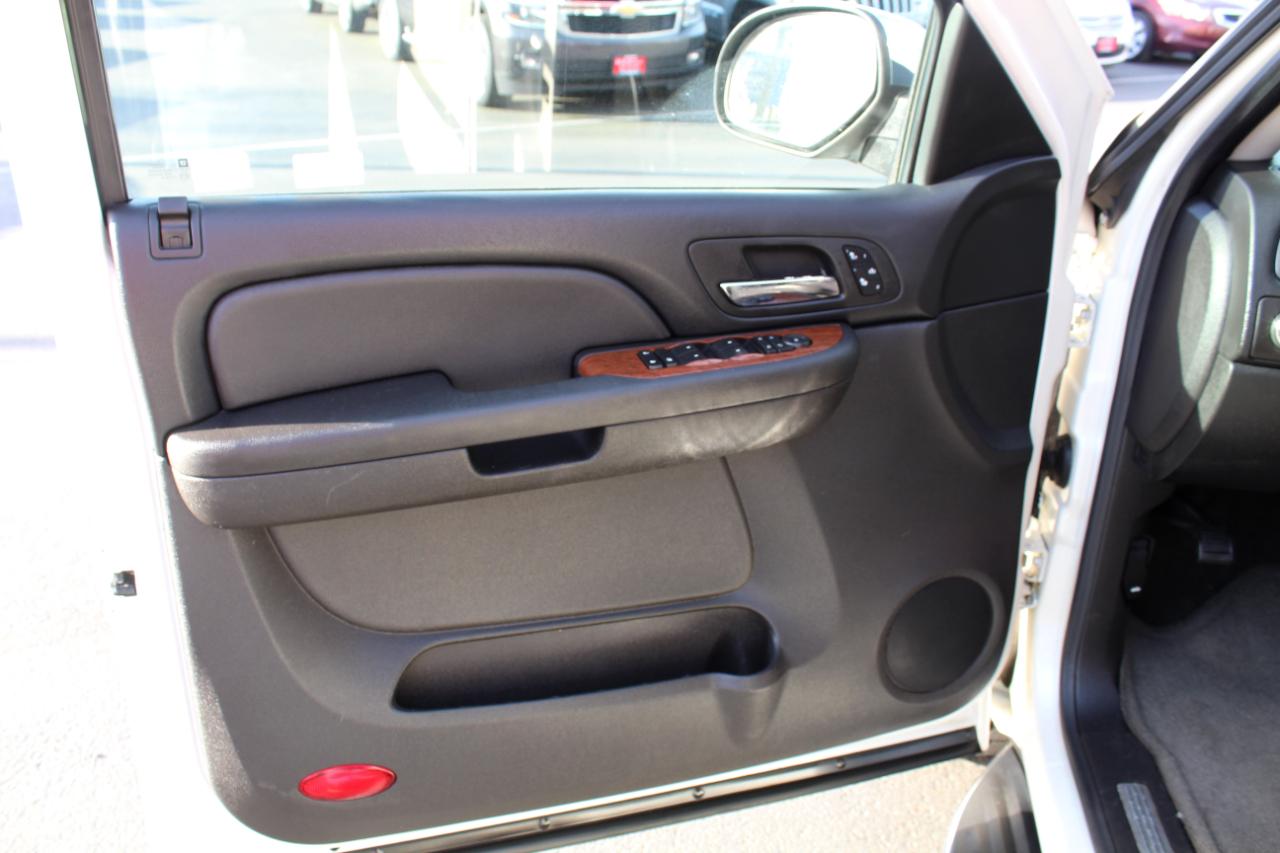 GMC Yukon XL 4WD 4dr 1500 SLT w/4SB 2008