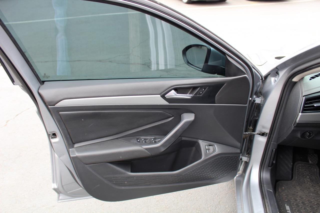 Volkswagen Jetta R-Line Manual w/SULEV 2020