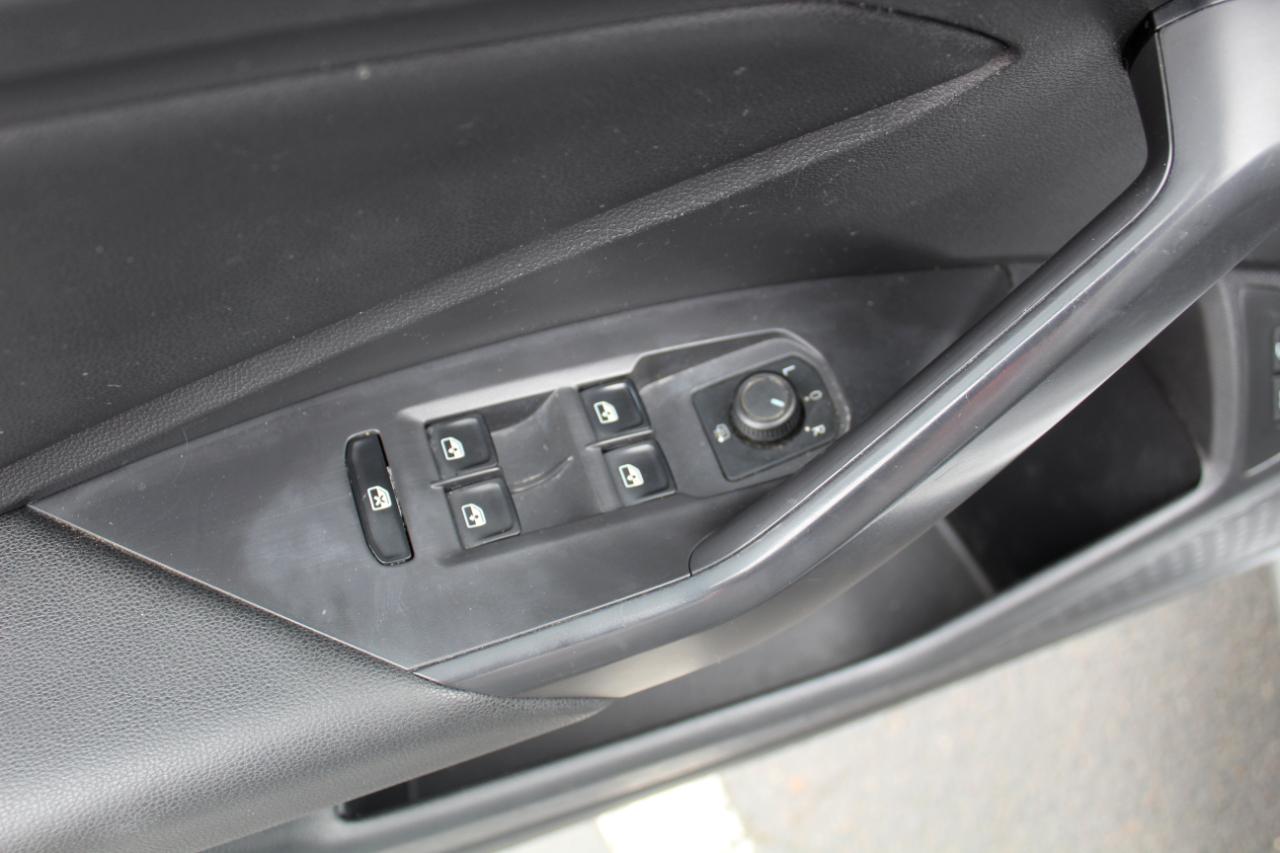 Volkswagen Jetta R-Line Manual w/SULEV 2020