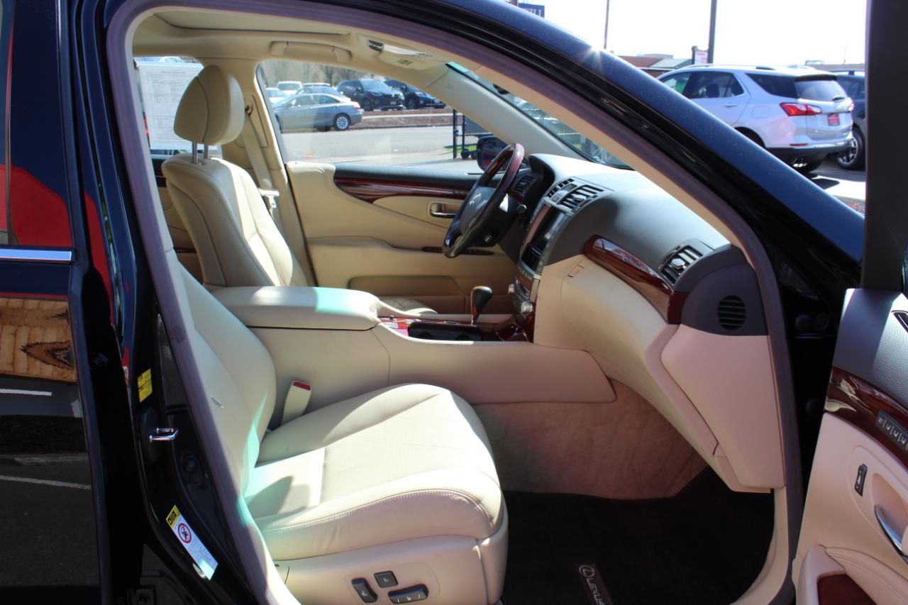 Lexus LS 460 4dr Sdn AWD 2010