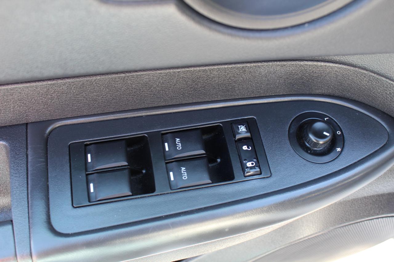 Dodge Charger 4dr Sdn R/T RWD 2009