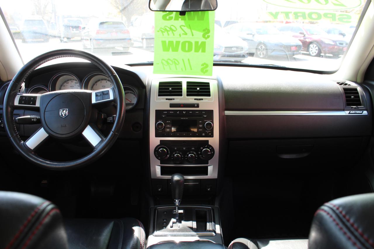 Dodge Charger 4dr Sdn R/T RWD 2009
