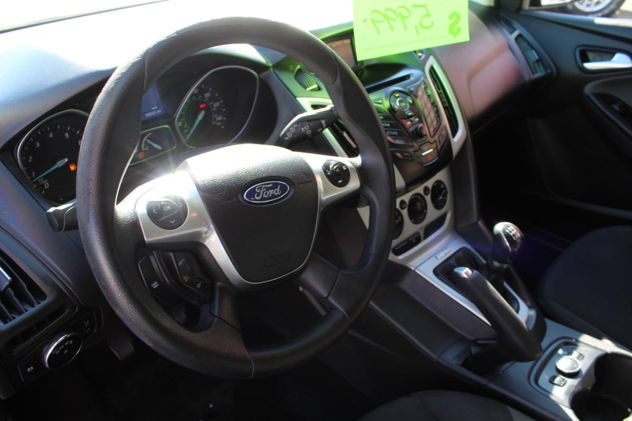 Ford Focus 5dr HB SE 2014