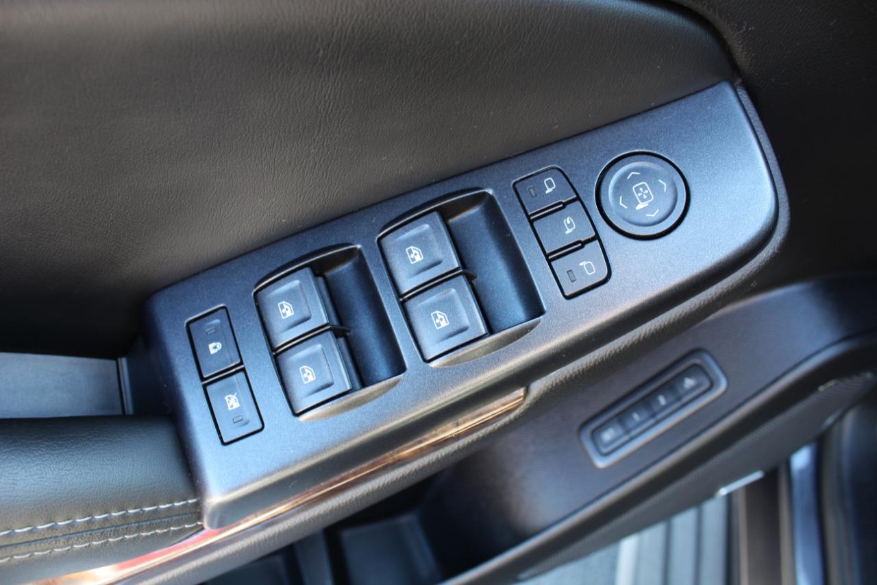 Chevrolet Tahoe 4WD 4dr LT 2015